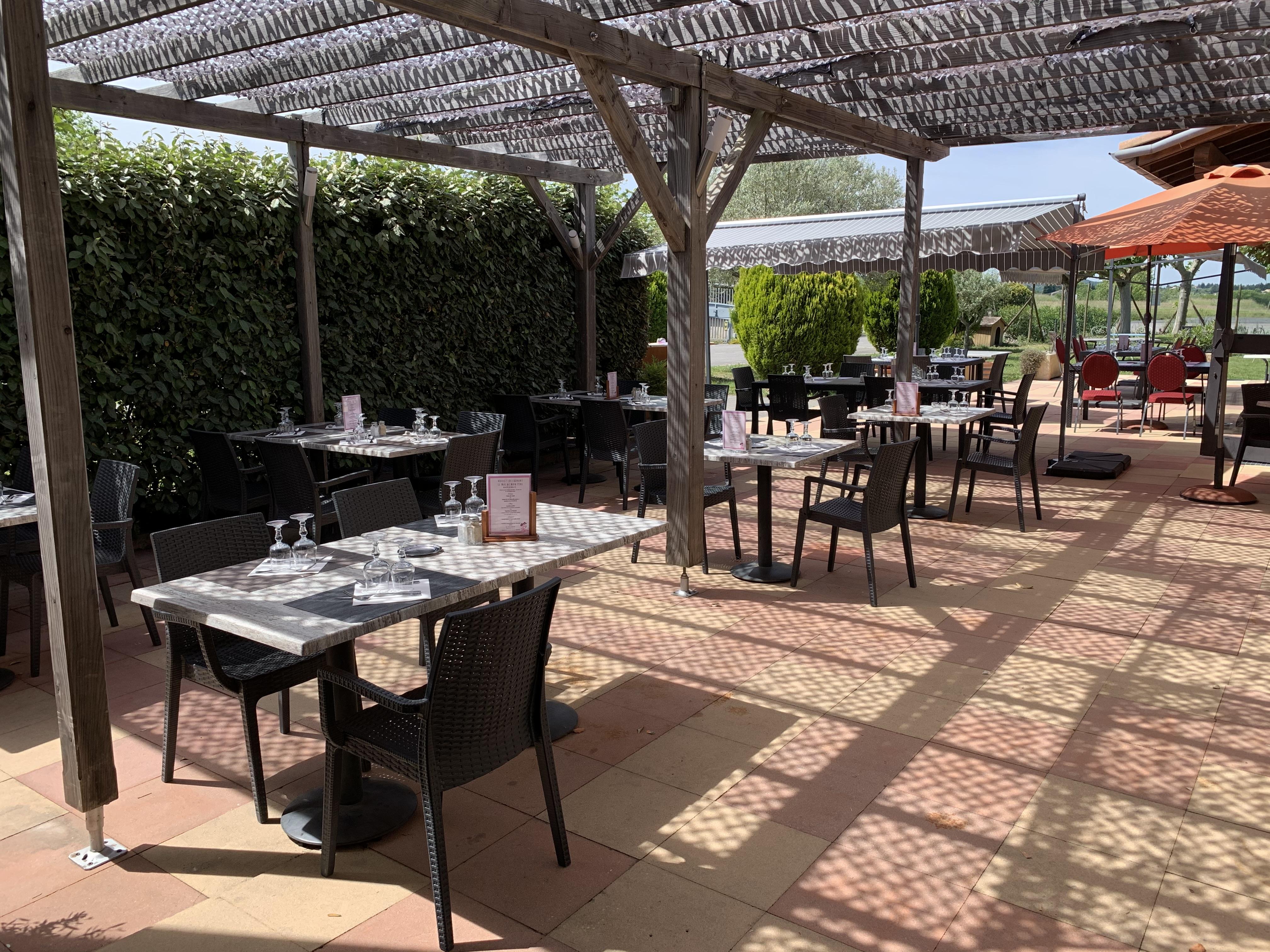 Logis Hotel Restaurant Le Mas De Mon Pere Saint-Jean-le-Centenier エクステリア 写真