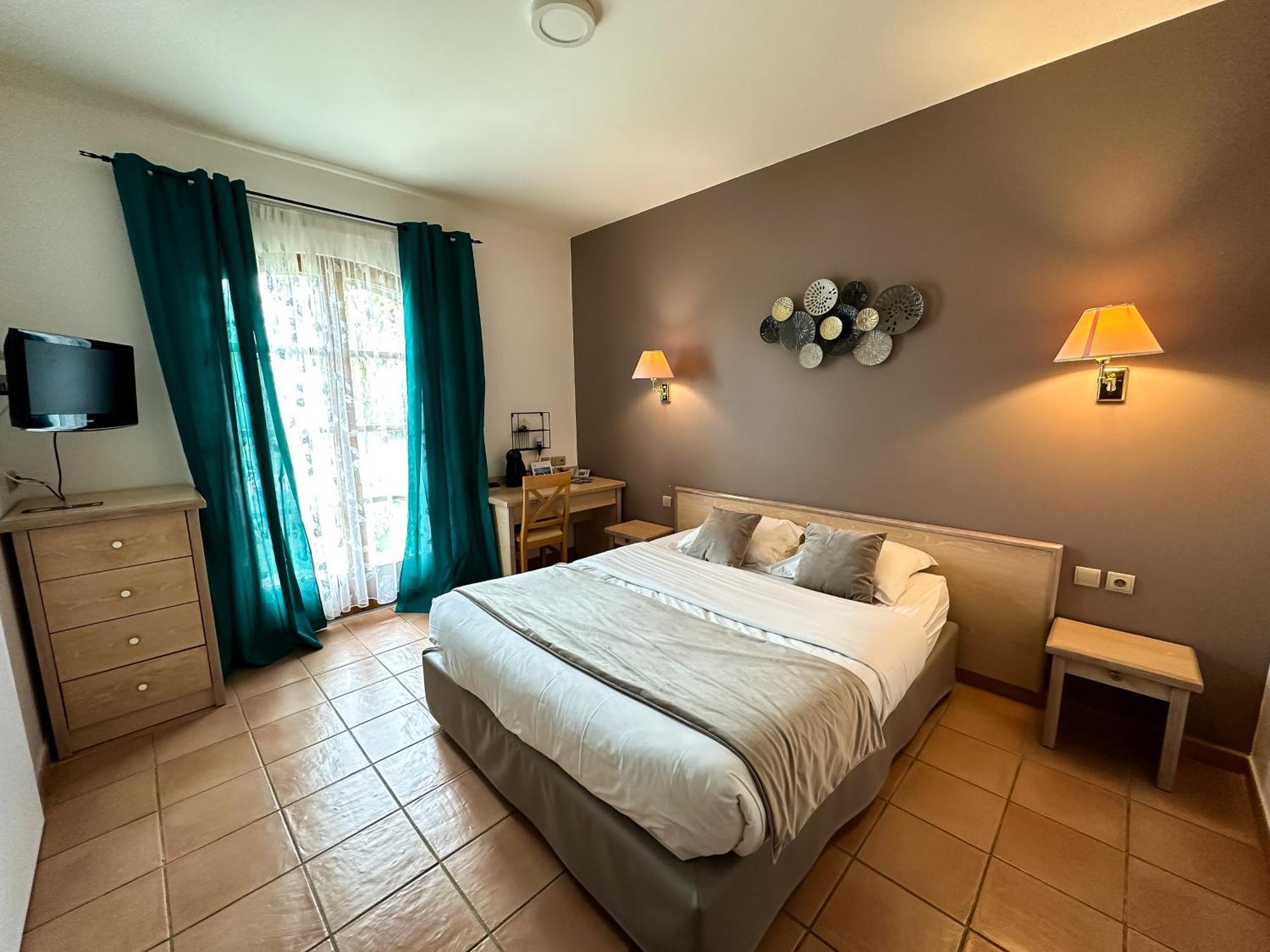 Logis Hotel Restaurant Le Mas De Mon Pere Saint-Jean-le-Centenier エクステリア 写真
