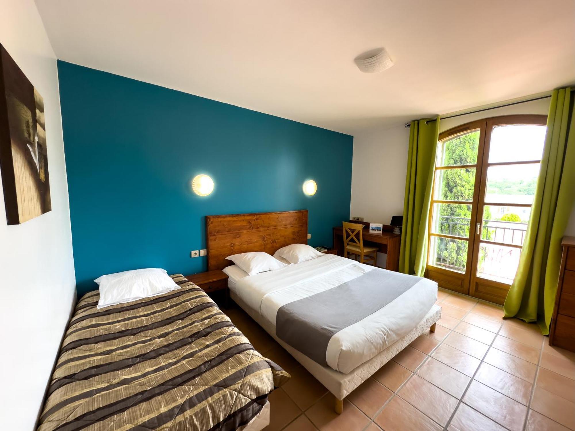 Logis Hotel Restaurant Le Mas De Mon Pere Saint-Jean-le-Centenier エクステリア 写真