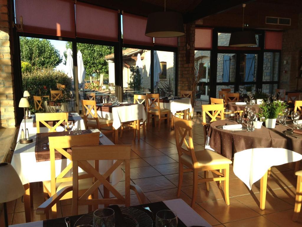 Logis Hotel Restaurant Le Mas De Mon Pere Saint-Jean-le-Centenier エクステリア 写真
